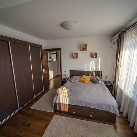 Apartament Tatu Bar&Grill Otopeni Dış mekan fotoğraf