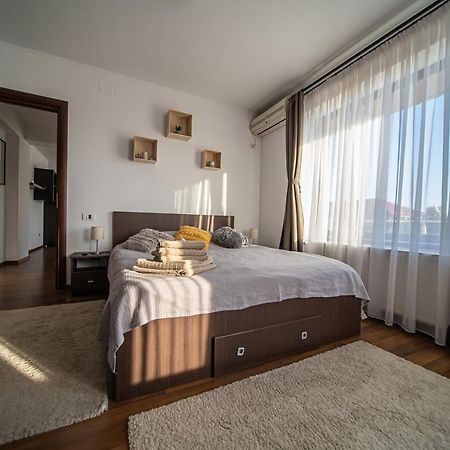 Apartament Tatu Bar&Grill Otopeni Dış mekan fotoğraf