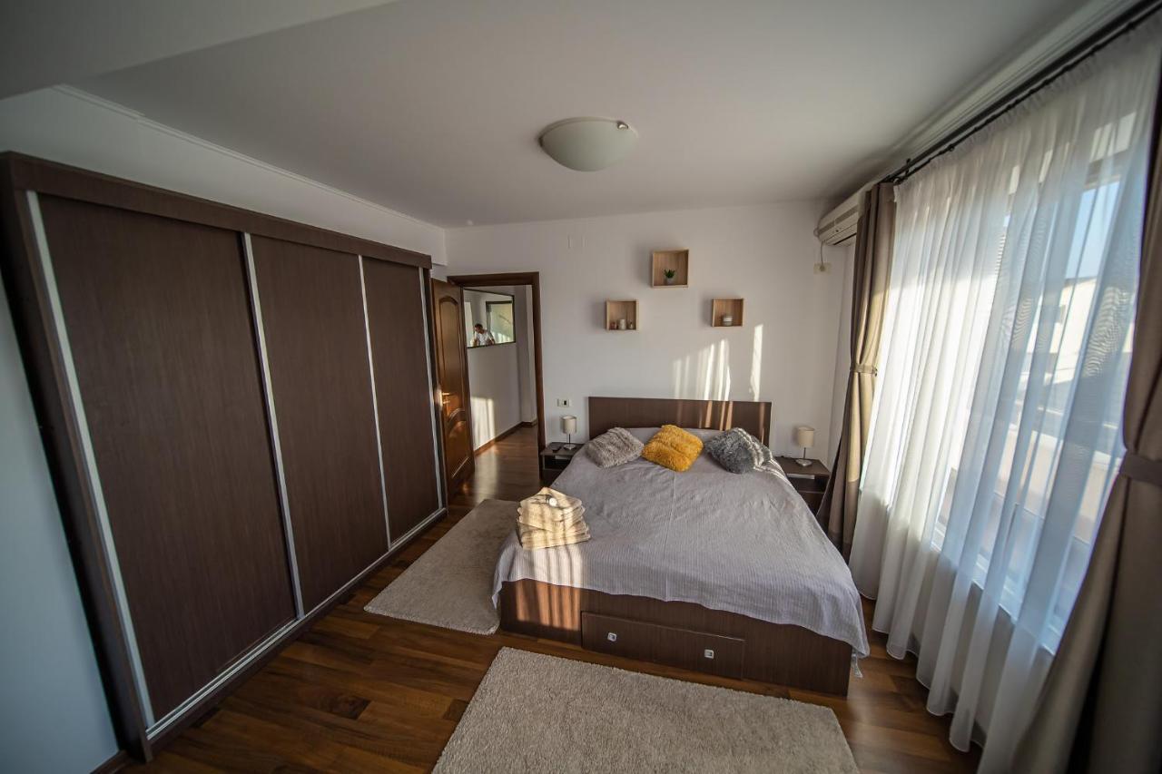 Apartament Tatu Bar&Grill Otopeni Dış mekan fotoğraf