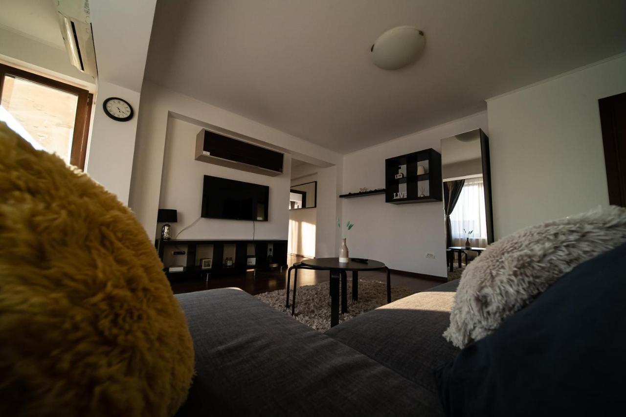 Apartament Tatu Bar&Grill Otopeni Dış mekan fotoğraf