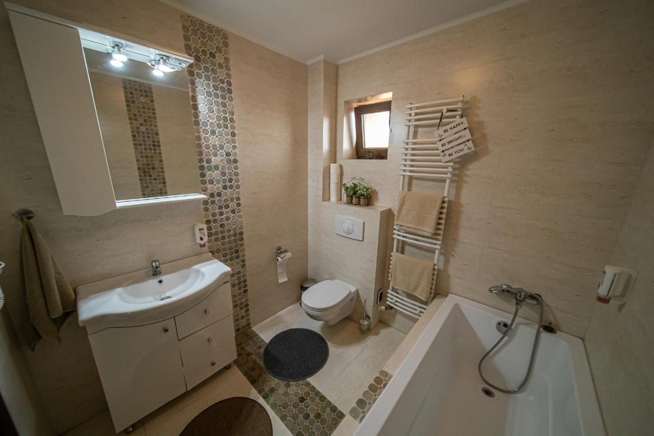 Apartament Tatu Bar&Grill Otopeni Dış mekan fotoğraf