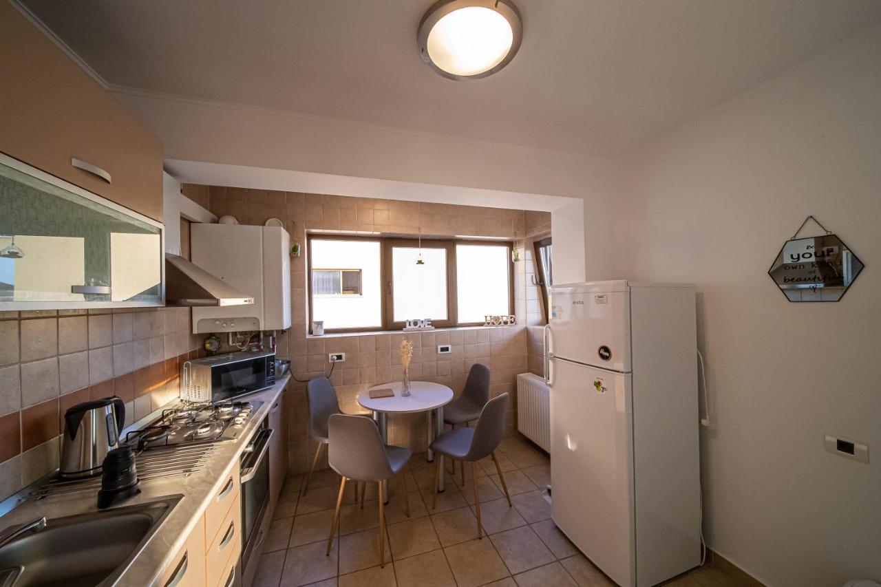 Apartament Tatu Bar&Grill Otopeni Dış mekan fotoğraf
