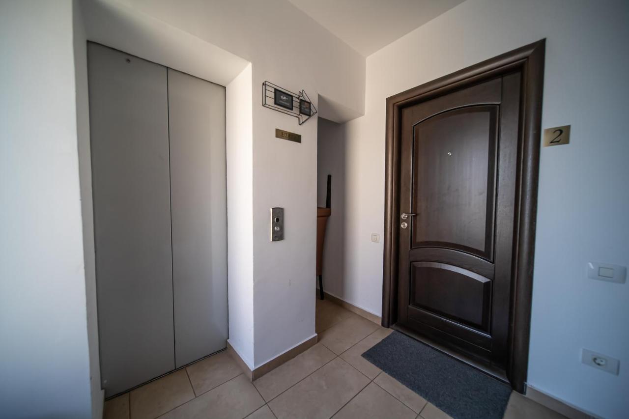 Apartament Tatu Bar&Grill Otopeni Dış mekan fotoğraf