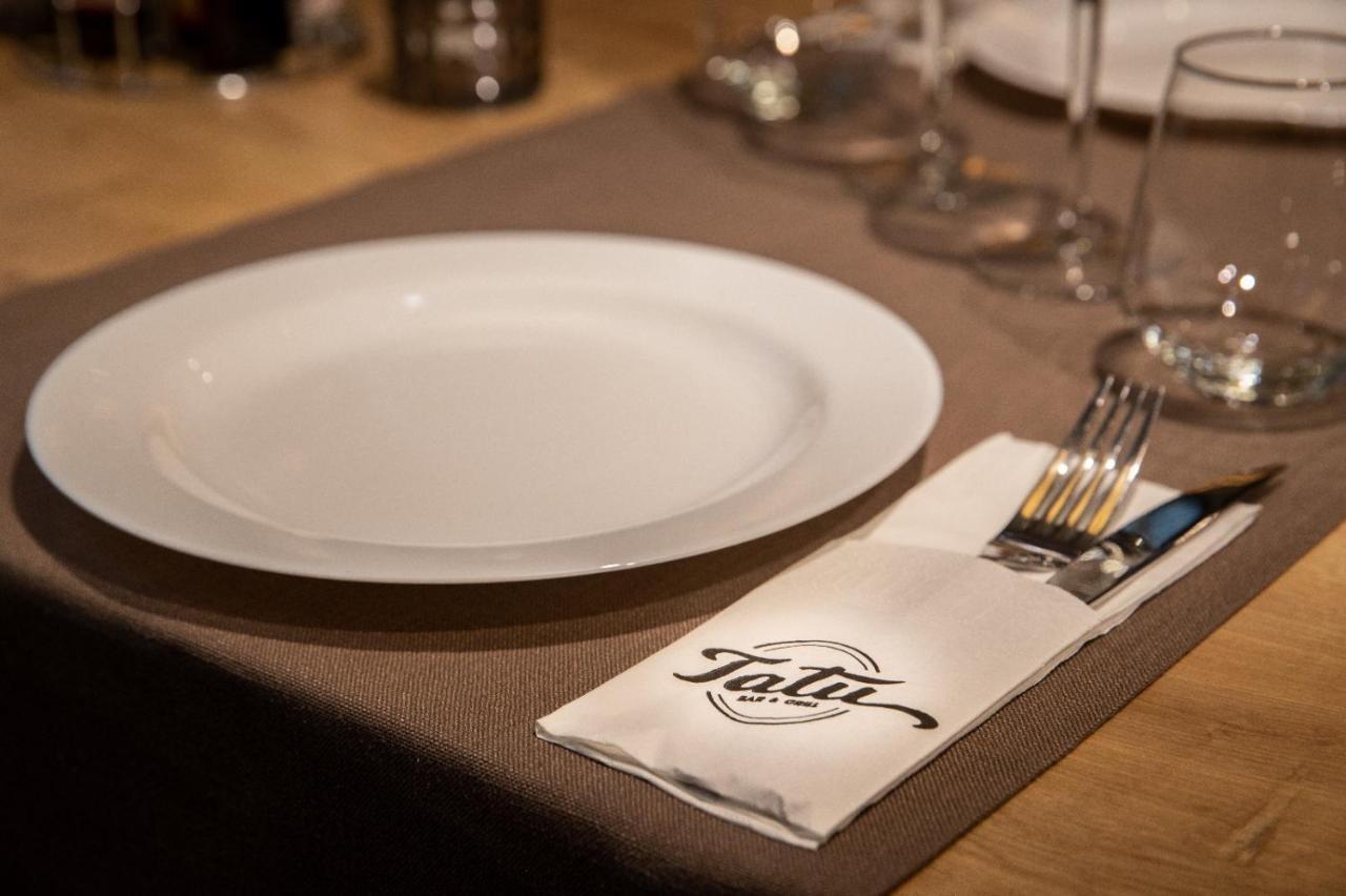 Apartament Tatu Bar&Grill Otopeni Dış mekan fotoğraf